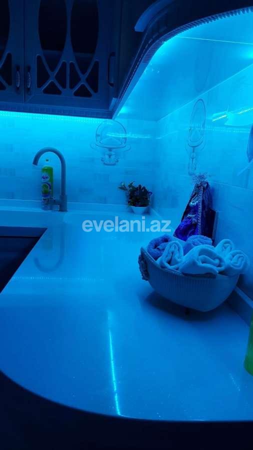 Satılır, köhnə tikili, 4 otaqlı, 100 m², Bakı, Xətai r, Əhmədli q, Əhmədli m.