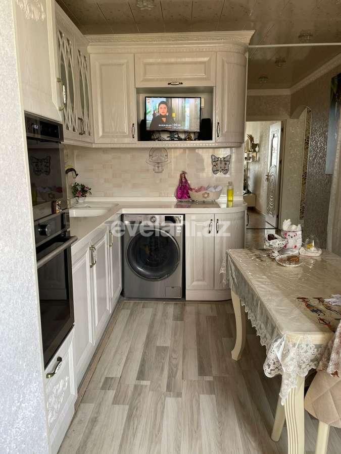 Satılır, köhnə tikili, 4 otaqlı, 100 m², Bakı, Xətai r, Əhmədli q, Əhmədli m.