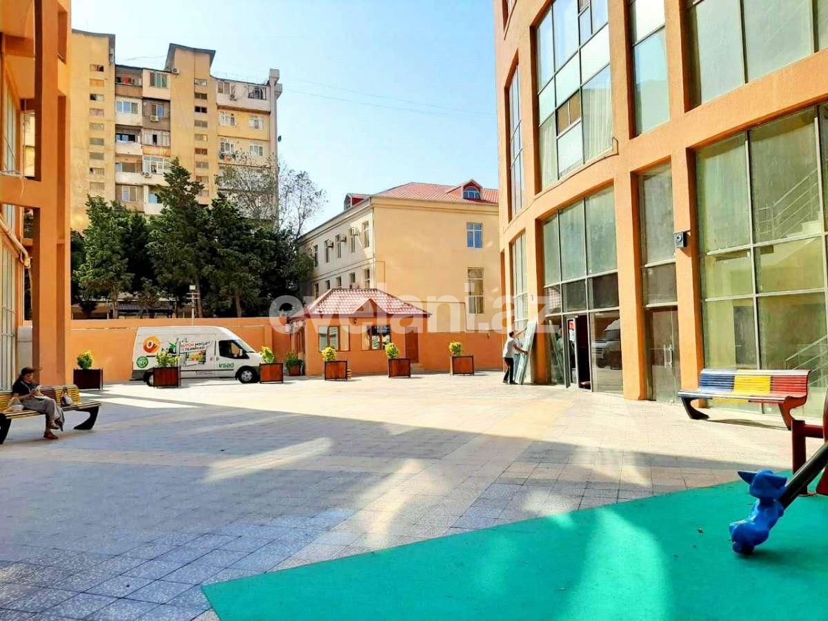 Продаётся, новостройка, 3-комнаты, 136 m², Баку, Ясамальский r, Элмляр Академиясы m.