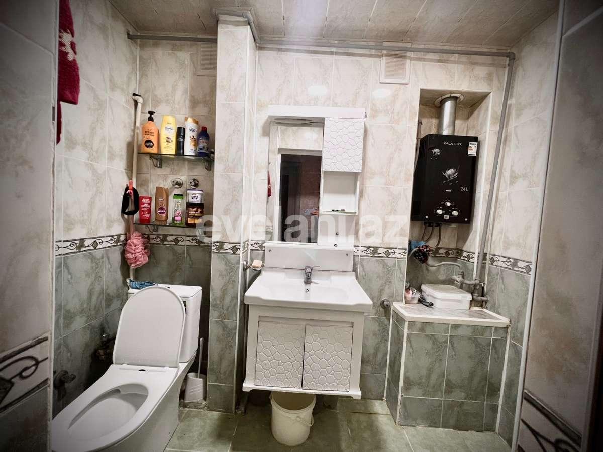 Satılır, köhnə tikili, 3 otaqlı, 83 m², Bakı, Binəqədi r, 8-ci mikrorayon q, Azadlıq prospekti m.