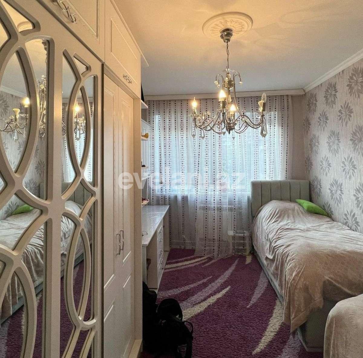 Satılır, köhnə tikili, 5 otaqlı, 110 m², Bakı, Yasamal r, Yeni Yasamal q, İnşaatçılar m.