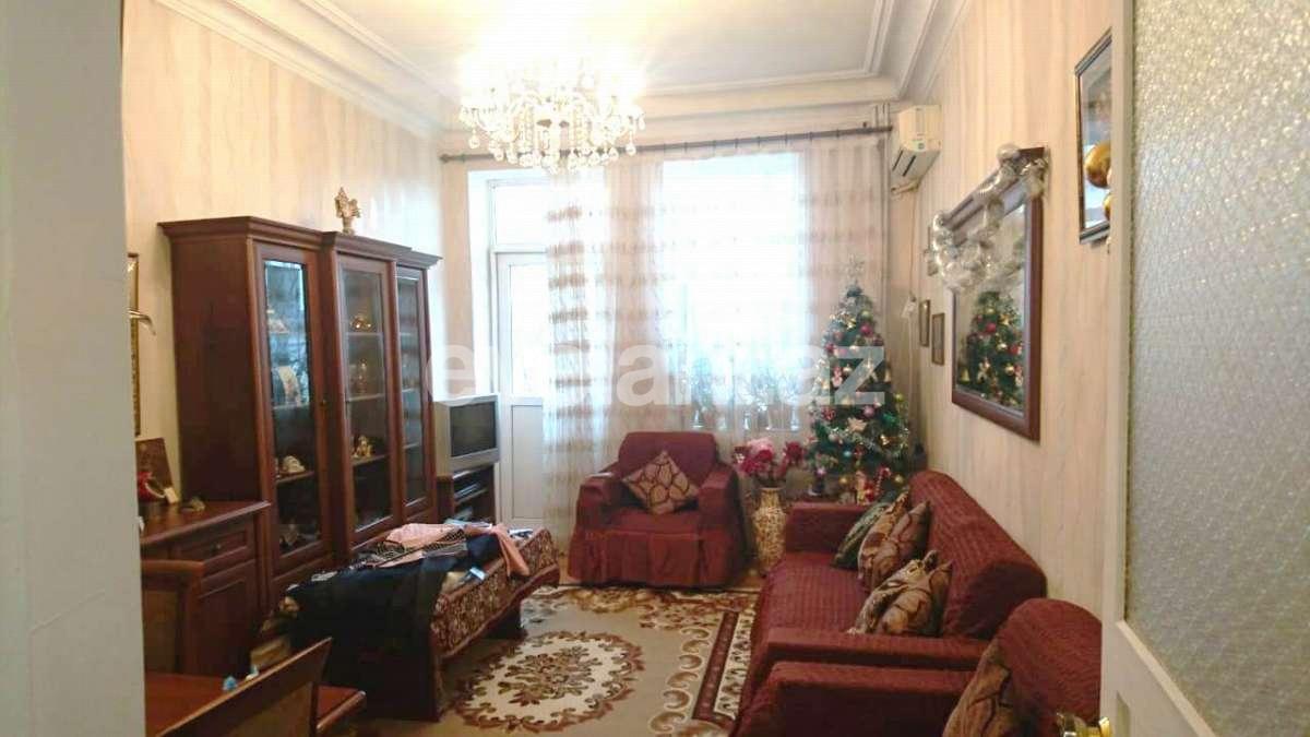 Satılır, köhnə tikili, 2 otaqlı, 55 m², Bakı, Yasamal r, Elmlər Akademiyası m.