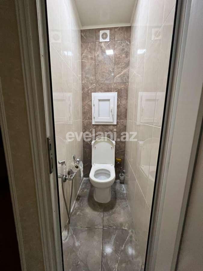 Satılır, köhnə tikili, 3 otaqlı, 82 m², Bakı, Binəqədi r, 8-ci mikrorayon q, Azadlıq prospekti m.