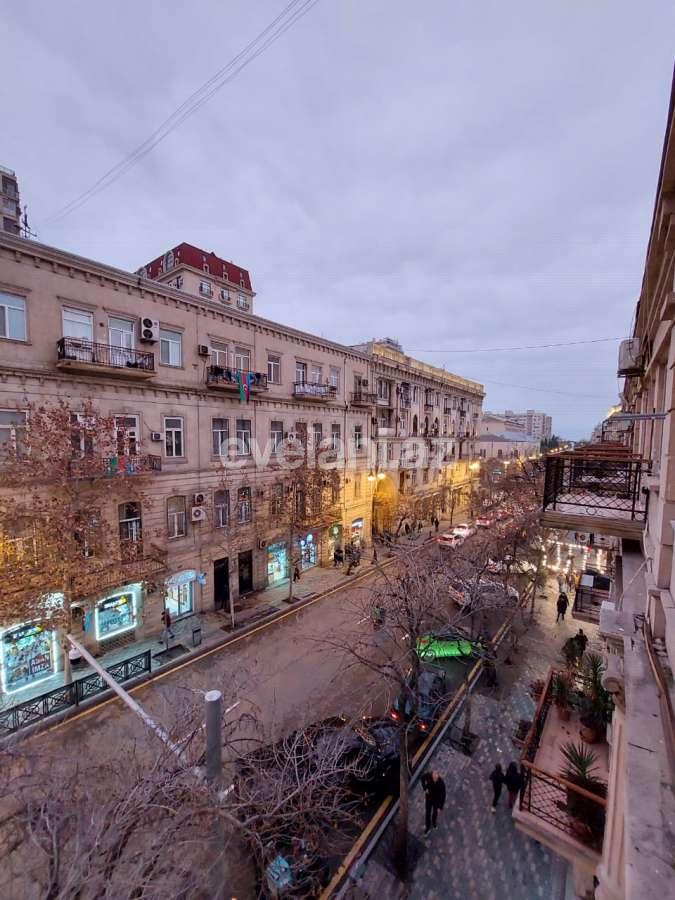 Satılır, köhnə tikili, 3 otaqlı, 70 m², Bakı, Nəsimi r.