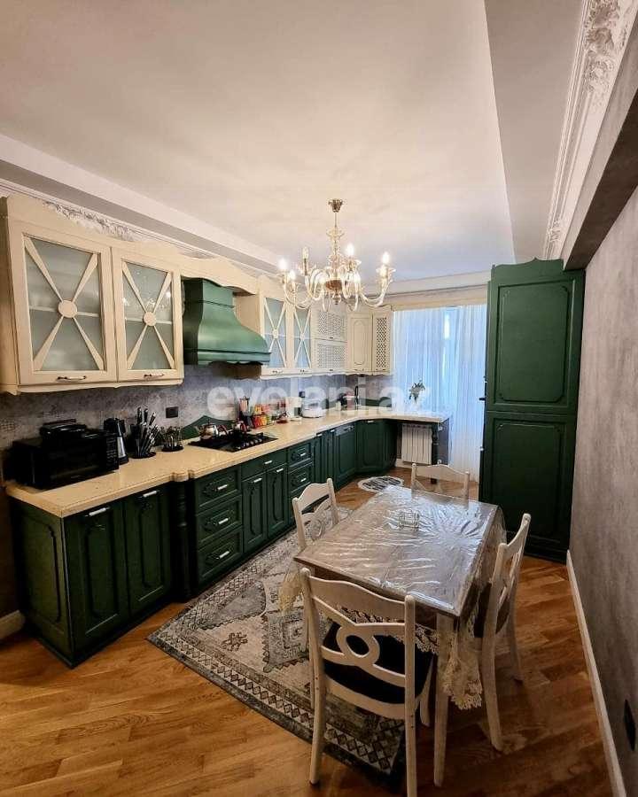 Satılır, yeni tikili, 4 otaqlı, 143 m², Bakı, Nizami r, Qara Qarayev m.