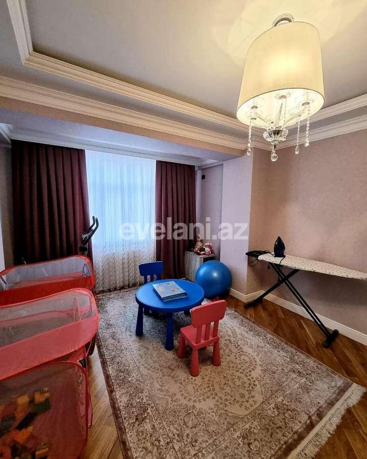 Satılır, yeni tikili, 4 otaqlı, 143 m², Bakı, Nizami r, Qara Qarayev m.