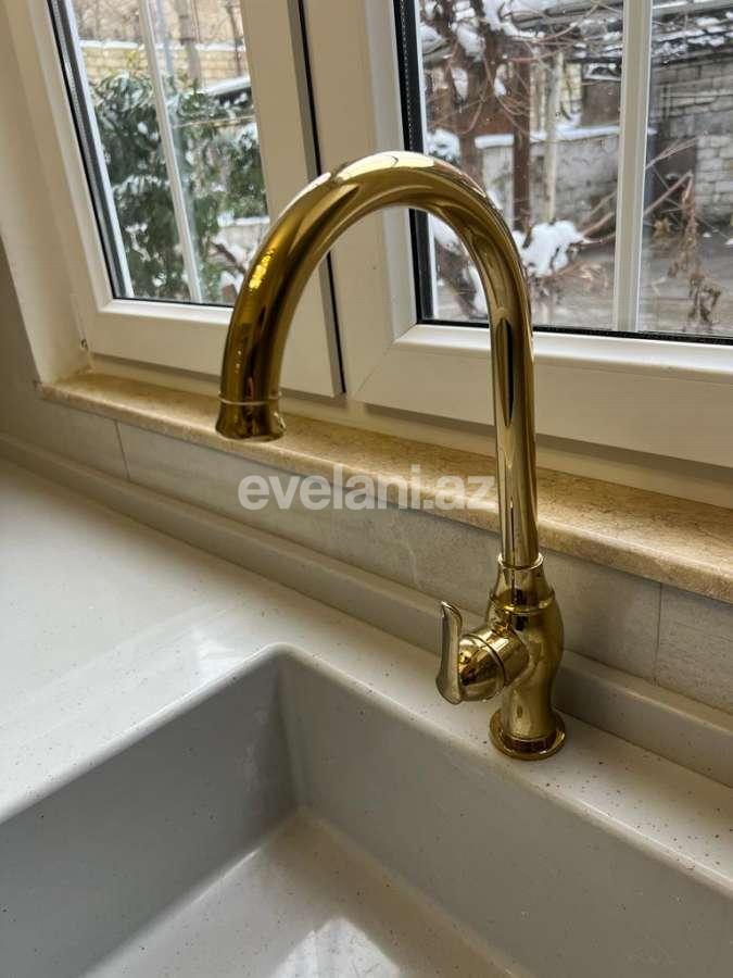 Satılır, köhnə tikili, 3 otaqlı, 55 m², Bakı, Yasamal r, Elmlər Akademiyası m.