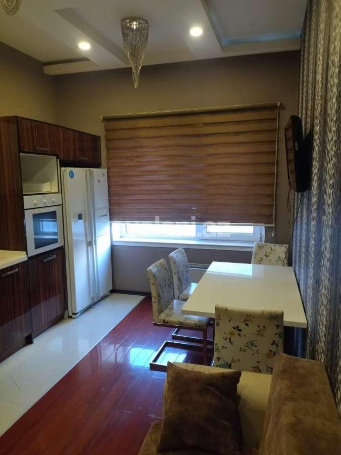 Сдаётся, новостройка, 3-комнаты, 135 m², Баку, Ясамальский r, Алатава p, 8 Ноябрь m.