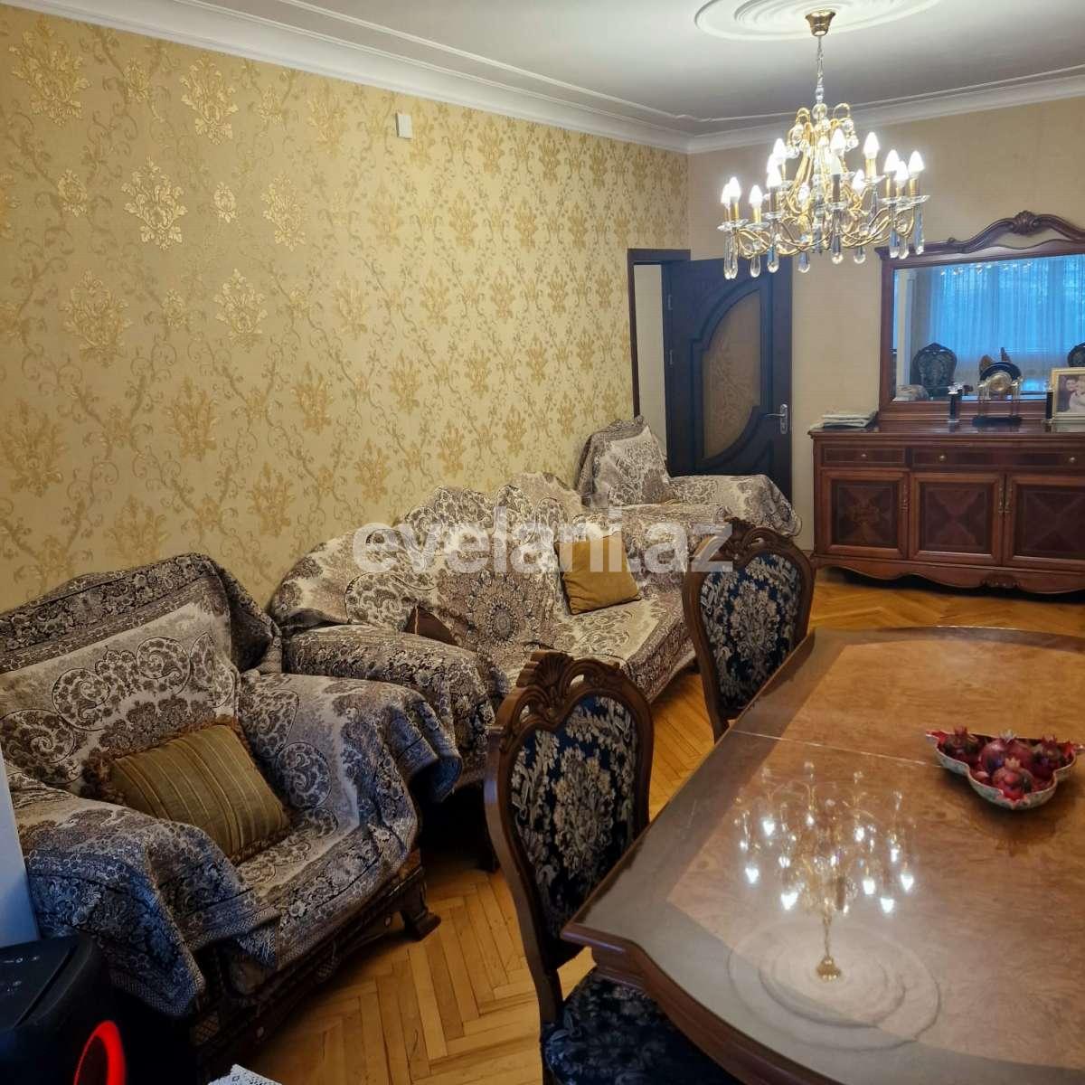 Satılır, köhnə tikili, 4 otaqlı, 90 m², Bakı, Binəqədi r, 6-cı mikrorayon q.