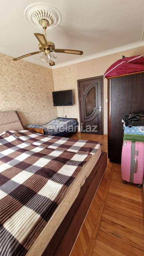 Satılır, köhnə tikili, 4 otaqlı, 90 m², Bakı, Binəqədi r, 6-cı mikrorayon q.