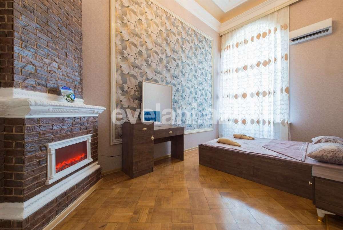 Rent, old building, 3 room, 100 m², Baku, Sabail r, Icheri Sheher m.