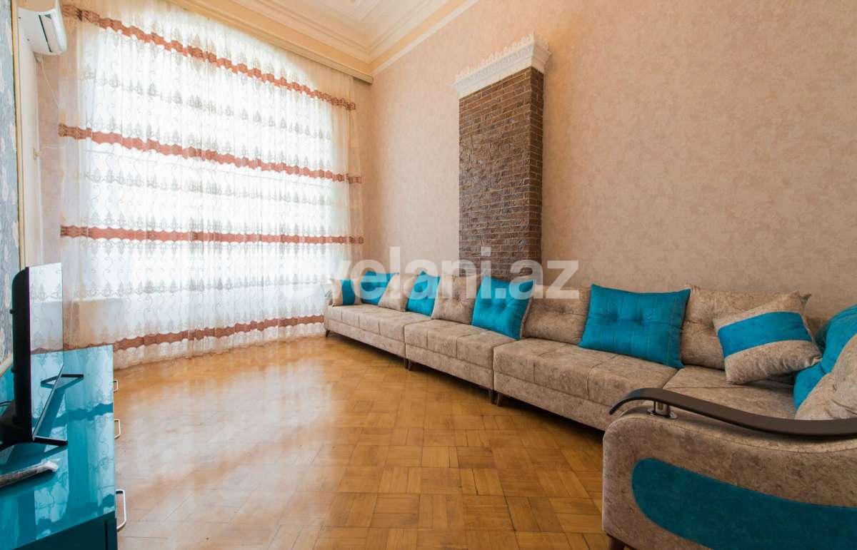 Rent, old building, 3 room, 100 m², Baku, Sabail r, Icheri Sheher m.