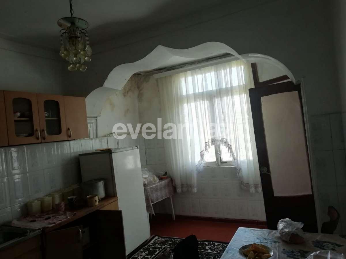 Sale, old building, 3 room, 75 m², Baku, Nizami r, Neftchilar m.