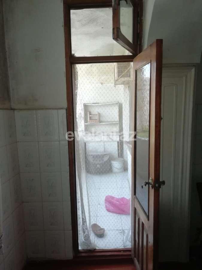 Sale, old building, 3 room, 75 m², Baku, Nizami r, Neftchilar m.