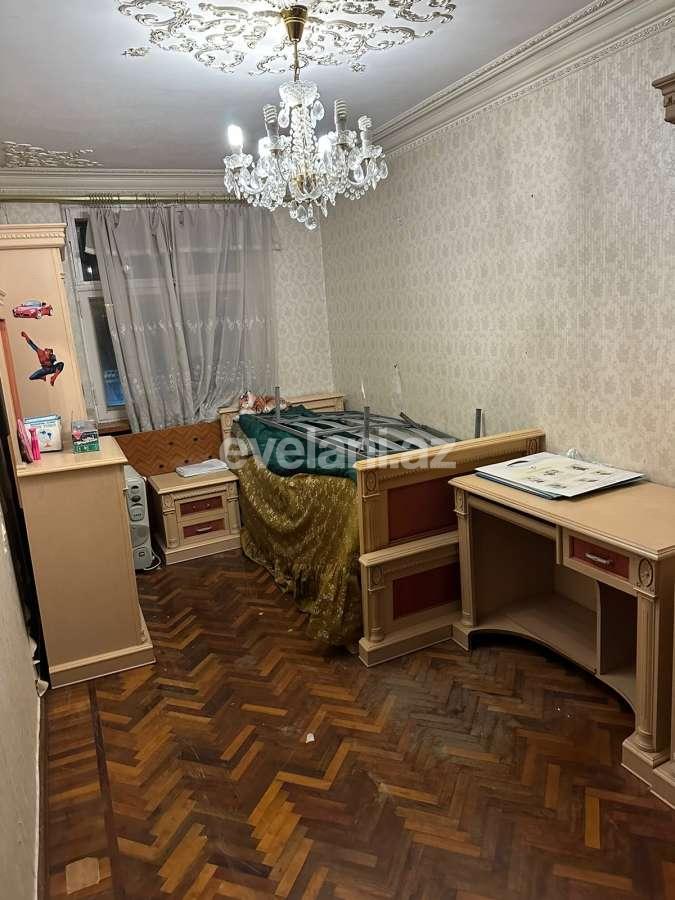 Satılır, köhnə tikili, 3 otaqlı, 70 m², Bakı, Yasamal r, Elmlər Akademiyası m.