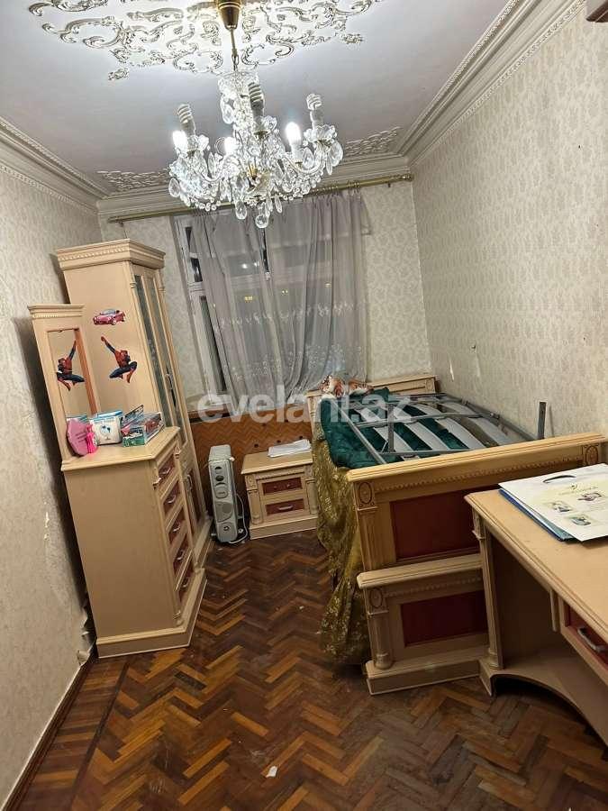 Satılır, köhnə tikili, 3 otaqlı, 70 m², Bakı, Yasamal r, Elmlər Akademiyası m.