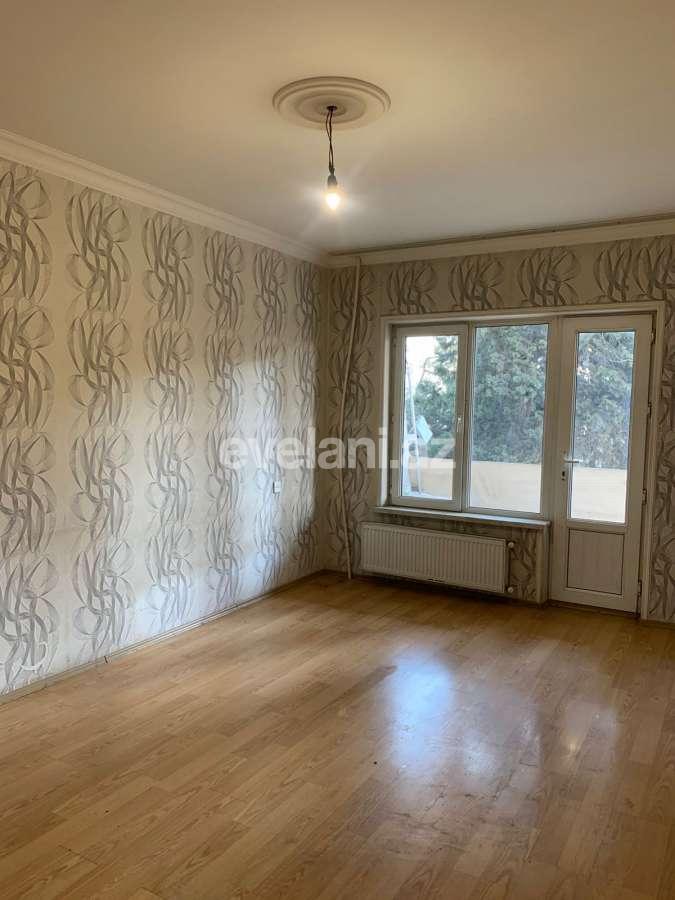 Satılır, köhnə tikili, 4 otaqlı, 110 m², Bakı, Nizami r, Qara Qarayev m.