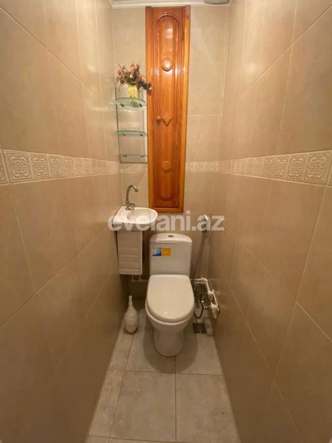 Satılır, köhnə tikili, 4 otaqlı, 102 m², Bakı, Binəqədi r, 8-ci mikrorayon q, Azadlıq prospekti m.