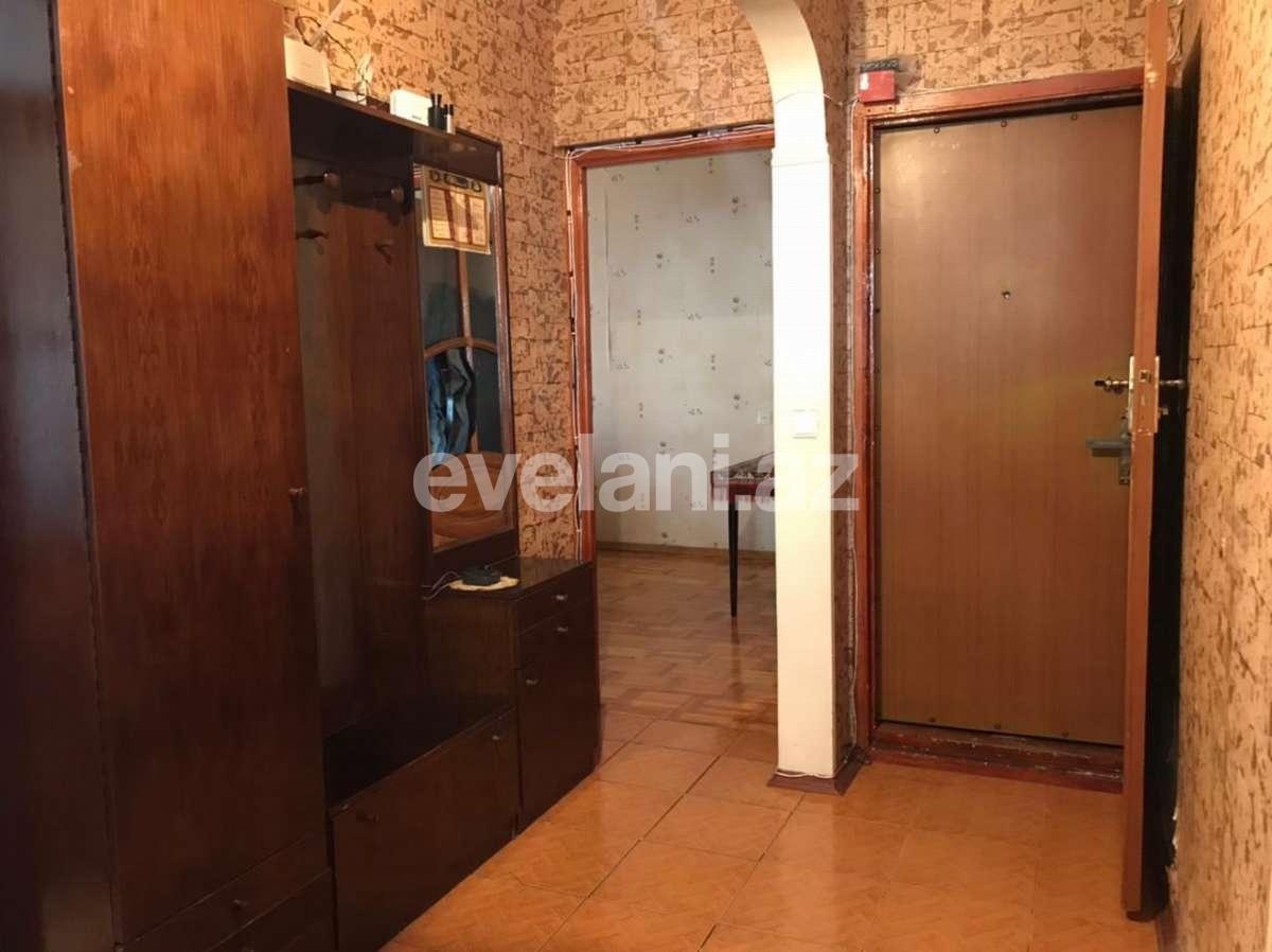 Satılır, köhnə tikili, 4 otaqlı, 102 m², Bakı, Binəqədi r, 8-ci mikrorayon q, Azadlıq prospekti m.