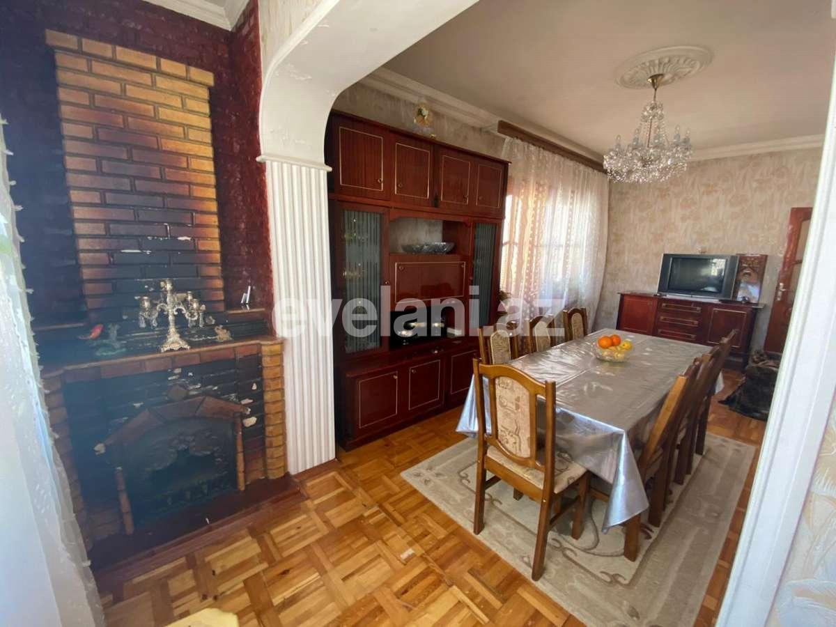 Satılır, köhnə tikili, 4 otaqlı, 102 m², Bakı, Binəqədi r, 8-ci mikrorayon q, Azadlıq prospekti m.