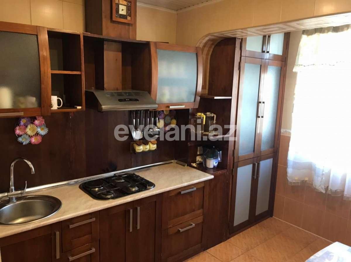 Satılır, köhnə tikili, 4 otaqlı, 100 m², Bakı, Binəqədi r, 7-ci mikrorayon q, Azadlıq prospekti m.