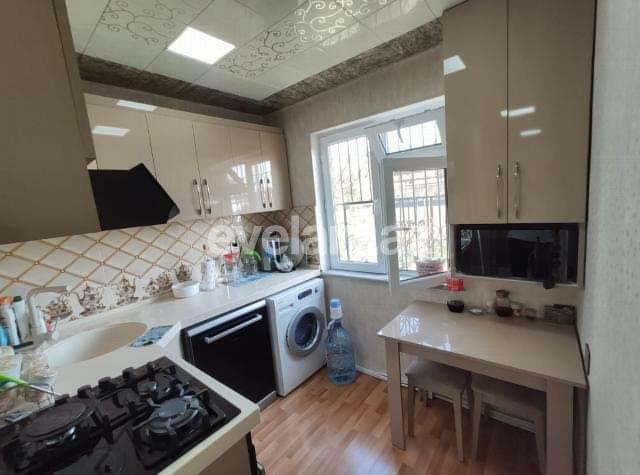 Satılır, köhnə tikili, 4 otaqlı, 92 m², Bakı, Nizami r, Neftçilər m.