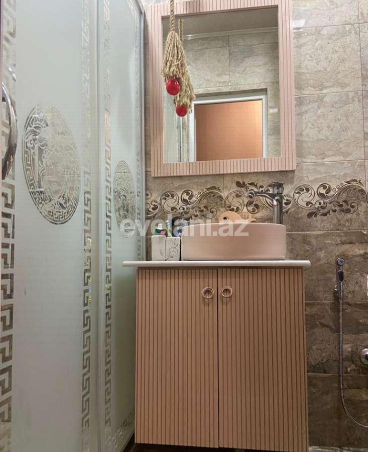 Satılır, köhnə tikili, 3 otaqlı, 45 m², Bakı, Nəsimi r, 4-cü mikrorayon q, Memar Əcəmi m.