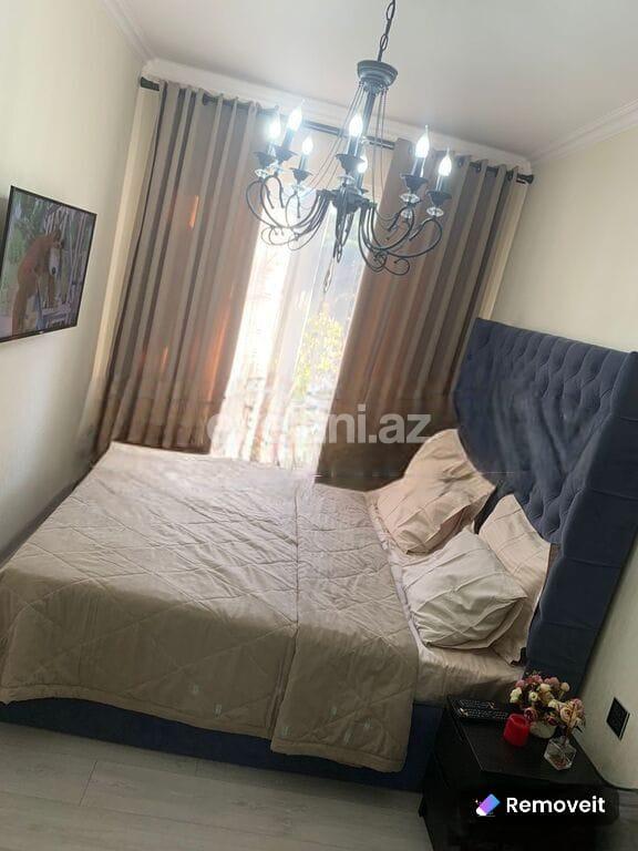 Satılır, köhnə tikili, 3 otaqlı, 45 m², Bakı, Nəsimi r, 4-cü mikrorayon q, Memar Əcəmi m.