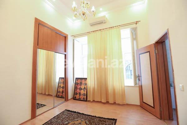Rent, old building, 5 room, 160 m², Baku, Nasimi r.