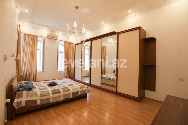 Rent, old building, 5 room, 160 m², Baku, Nasimi r.
