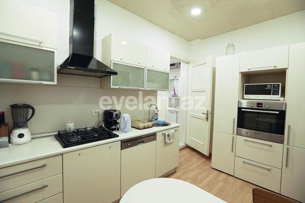 Rent, old building, 5 room, 160 m², Baku, Nasimi r.