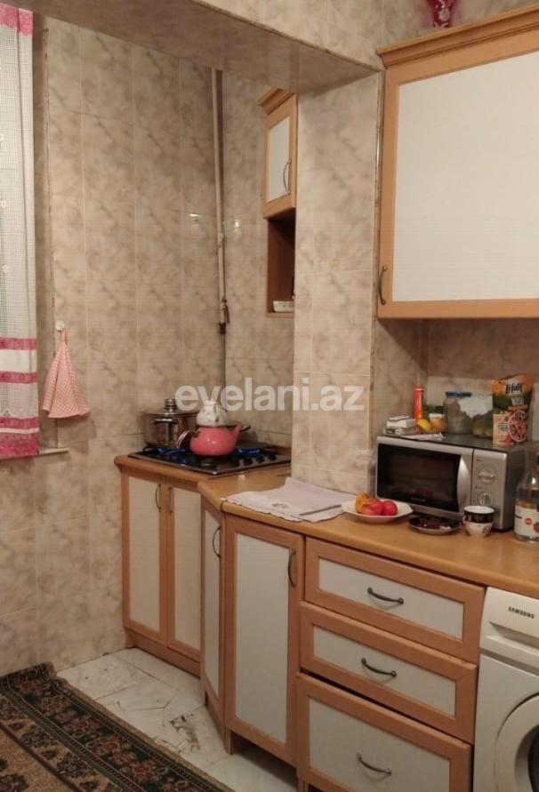 Satılır, köhnə tikili, 3 otaqlı, 85 m², Bakı, Binəqədi r, 8-ci mikrorayon q, Azadlıq prospekti m.