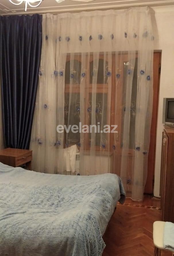 Satılır, köhnə tikili, 3 otaqlı, 85 m², Bakı, Binəqədi r, 8-ci mikrorayon q, Azadlıq prospekti m.