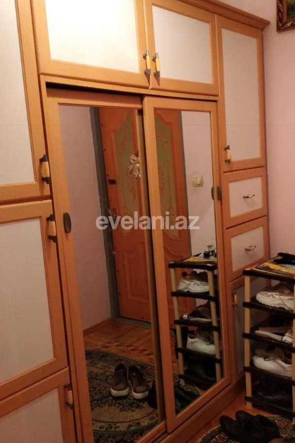 Satılır, köhnə tikili, 3 otaqlı, 85 m², Bakı, Binəqədi r, 8-ci mikrorayon q, Azadlıq prospekti m.