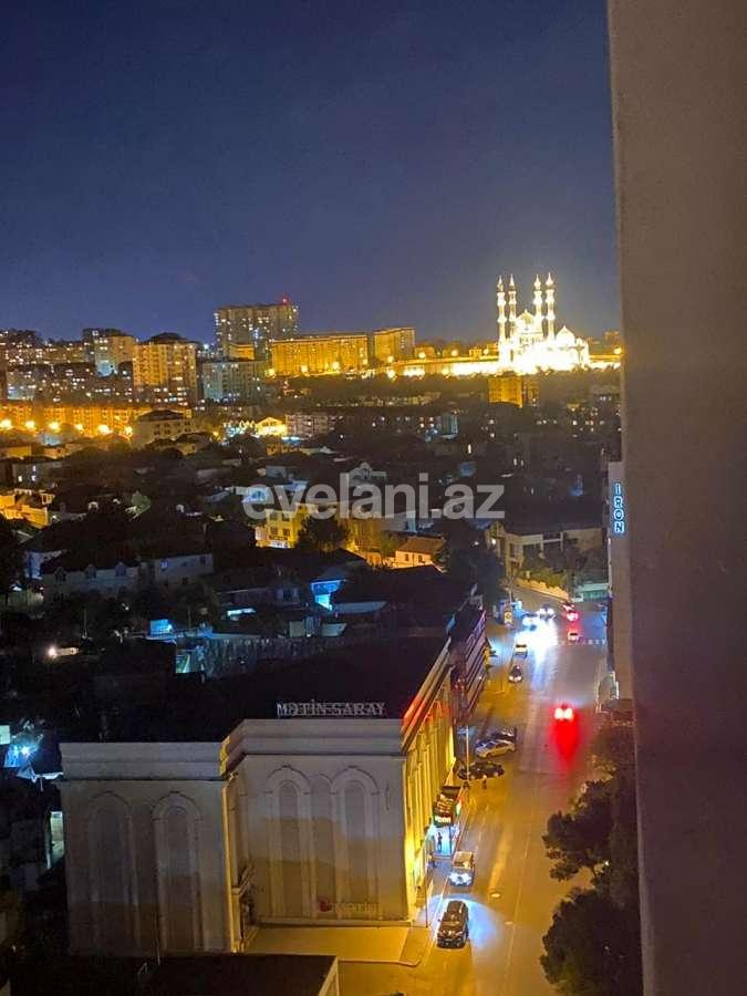 Satılır, yeni tikili, 4 otaqlı, 210 m², Bakı, Binəqədi r, 8-ci mikrorayon q, Azadlıq prospekti m.