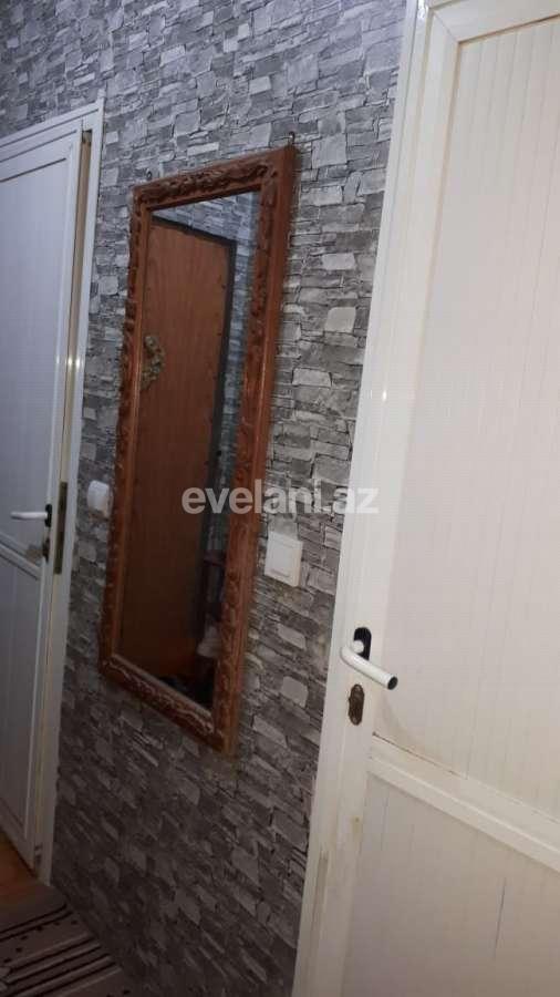 Satılır, köhnə tikili, 2 otaqlı, 50 m², Bakı, Nəsimi r, 4-cü mikrorayon q, Memar Əcəmi m.