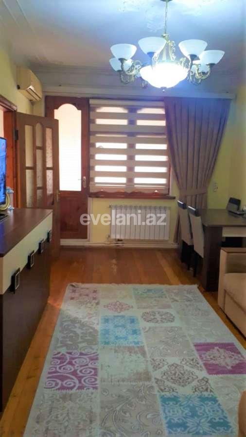 Satılır, köhnə tikili, 2 otaqlı, 50 m², Bakı, Nəsimi r, 4-cü mikrorayon q, Memar Əcəmi m.