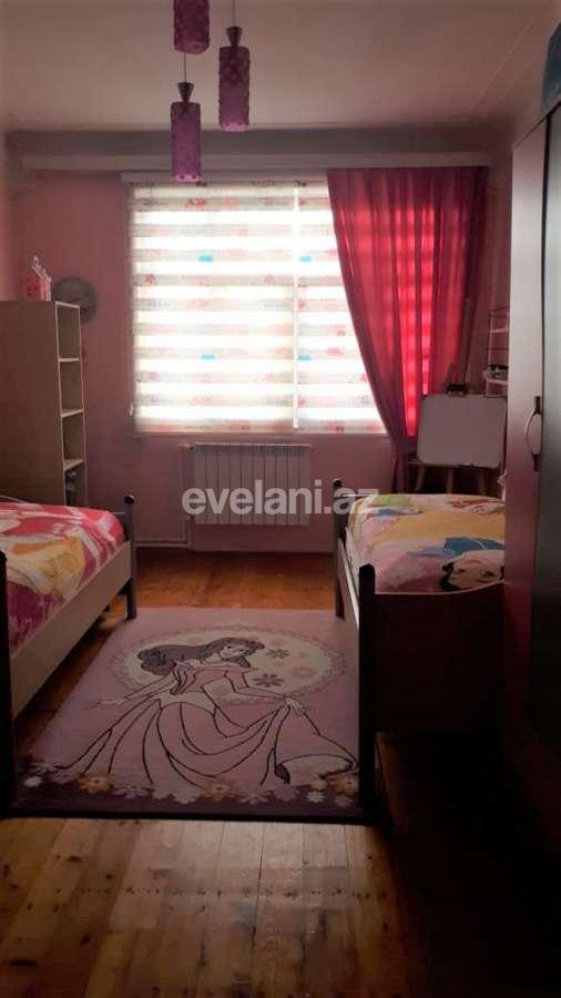 Satılır, köhnə tikili, 2 otaqlı, 50 m², Bakı, Nəsimi r, 4-cü mikrorayon q, Memar Əcəmi m.