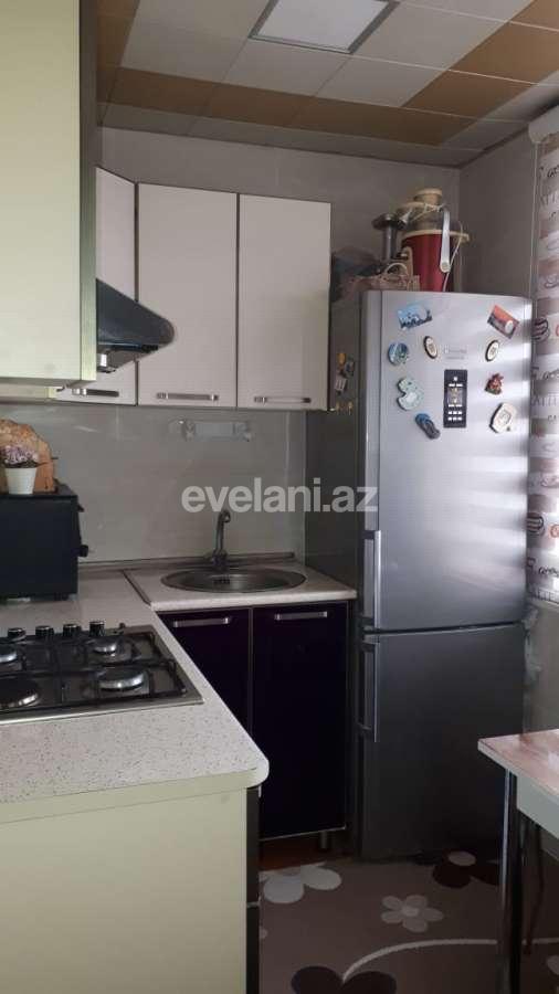 Satılır, köhnə tikili, 2 otaqlı, 50 m², Bakı, Nəsimi r, 4-cü mikrorayon q, Memar Əcəmi m.