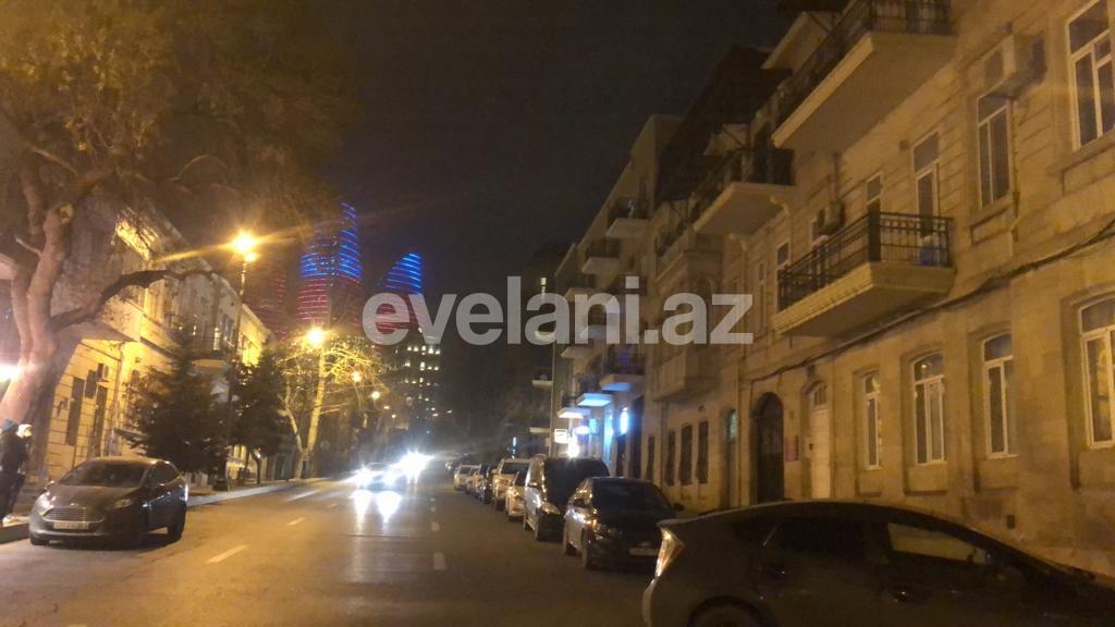 Продаётся, вторичка, 3-комнаты, 110 m², Баку, Сабаильский r, Ичери Шехер m.