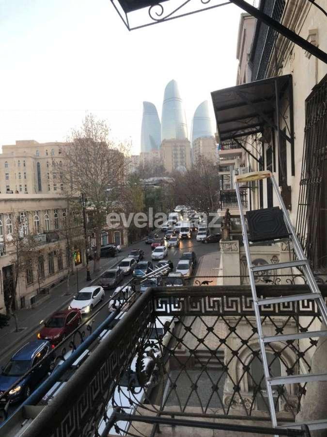 Продаётся, вторичка, 3-комнаты, 110 m², Баку, Сабаильский r, Ичери Шехер m.