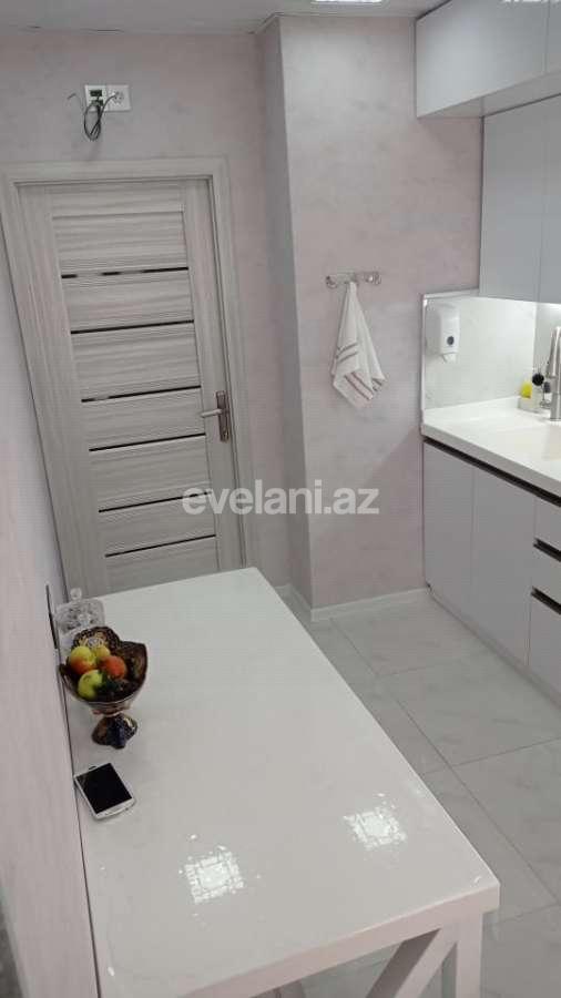 Satılır, köhnə tikili, 2 otaqlı, 69 m², Sumqayıt, 9-cu mikrorayon r.