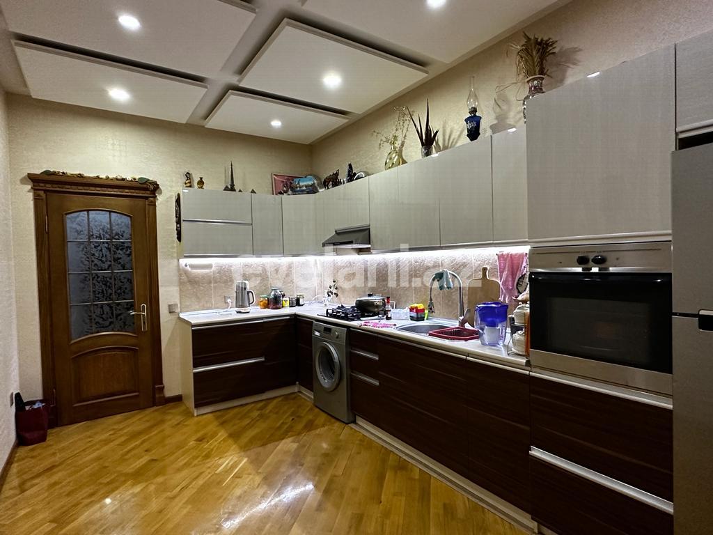 Satılır, yeni tikili, 4 otaqlı, 160 m², Bakı, Nizami r, Neftçilər m.