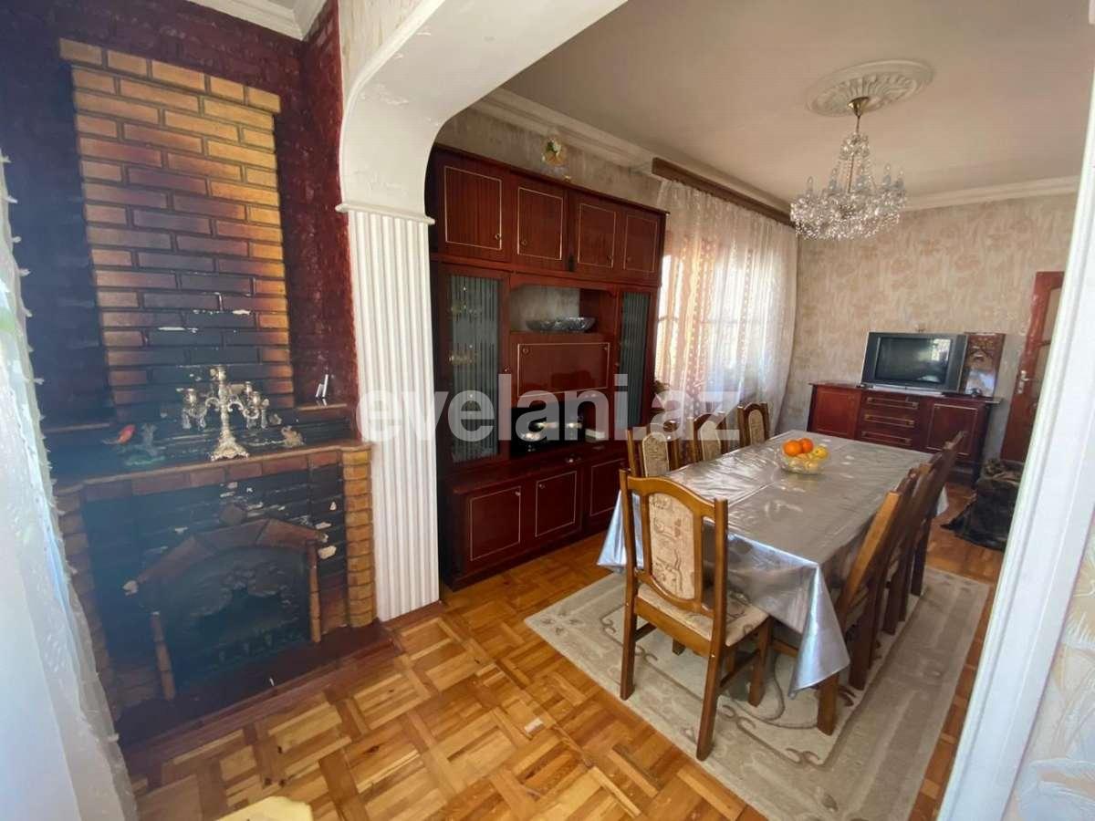 Satılır, köhnə tikili, 4 otaqlı, 110 m², Bakı, Binəqədi r, 8-ci mikrorayon q, Azadlıq prospekti m.