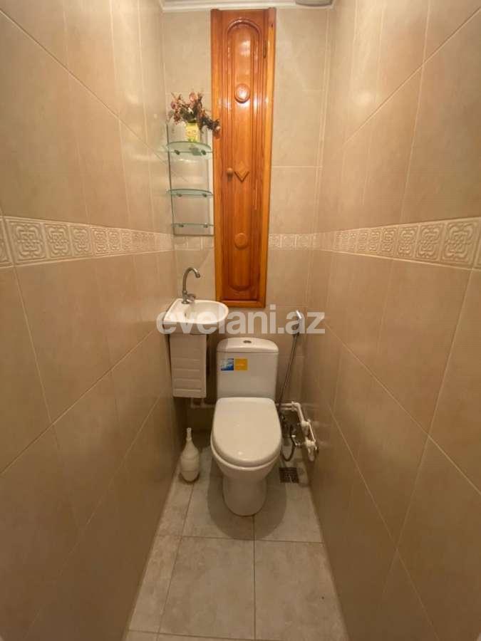 Satılır, köhnə tikili, 4 otaqlı, 110 m², Bakı, Binəqədi r, 8-ci mikrorayon q, Azadlıq prospekti m.