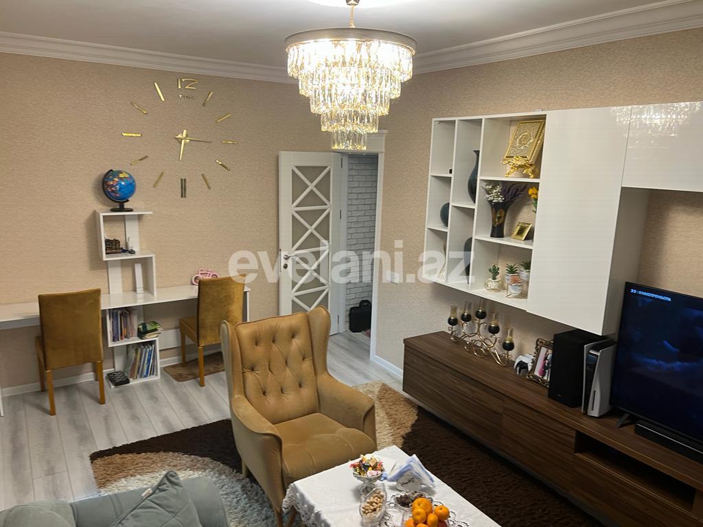 Продаётся, вторичка, 3-комнаты, 100 m², Баку, Бинагадинский r, 8-й микрорайон p, Азадлыг проспекти m.