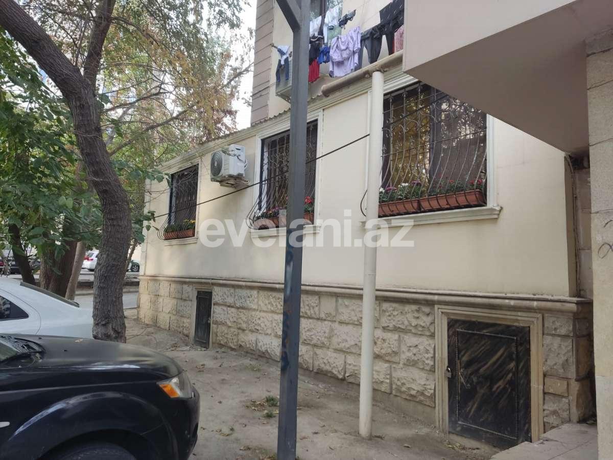 Продаётся, вторичка, 3-комнаты, 100 m², Баку, Бинагадинский r, 8-й микрорайон p, Азадлыг проспекти m.