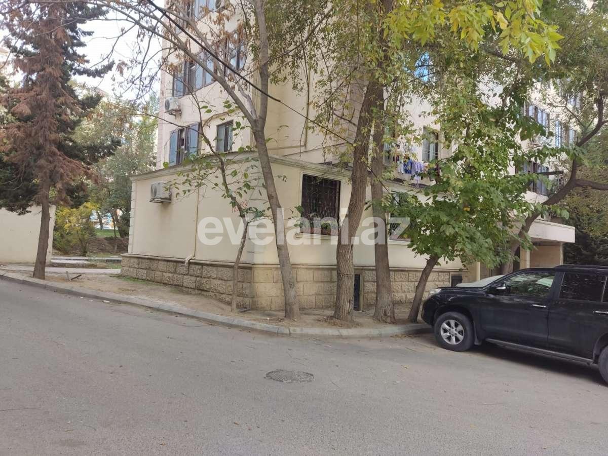 Продаётся, вторичка, 3-комнаты, 100 m², Баку, Бинагадинский r, 8-й микрорайон p, Азадлыг проспекти m.