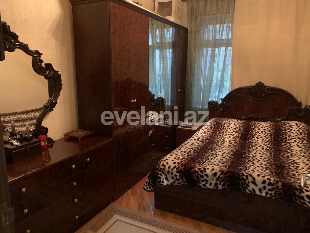 Satılır, köhnə tikili, 3 otaqlı, 80 m², Bakı, Binəqədi r, 7-ci mikrorayon q, Azadlıq prospekti m.