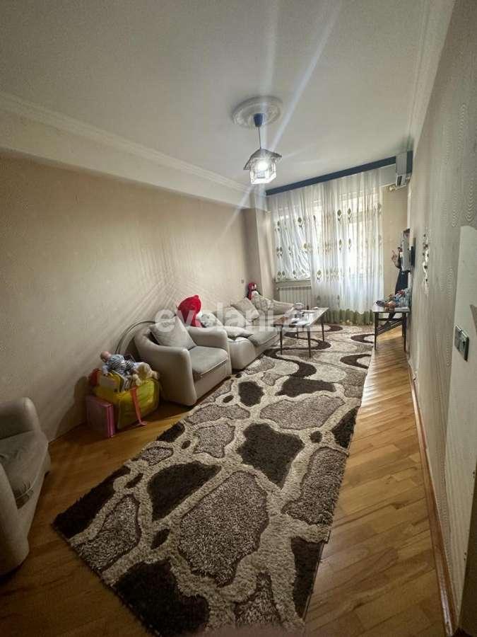 Satılır, köhnə tikili, 2 otaqlı, 64 m², Bakı, Binəqədi r, 9-cu mikrorayon q, Memar Əcəmi m.